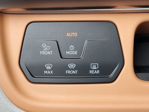 New 2025 Volkswagen ID. Buzz Pro S Plus AWD/4WD image 20