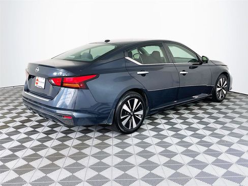 Used 2022 Nissan Altima 2.5 SV FWD image 9