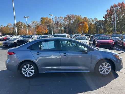Used 2024 Toyota Corolla LE image 4