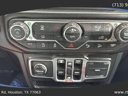 Used 2018 Jeep Wrangler Unlimited Sport S AWD/4WD image 44
