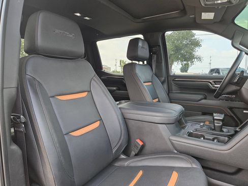 Used 2025 GMC Sierra 1500 AT4 w/ AT4 Premium Package AWD/4WD image 27