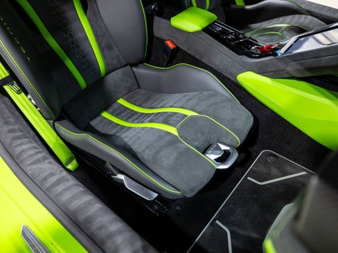 Used 2024 Lamborghini Huracan Tecnica image 32