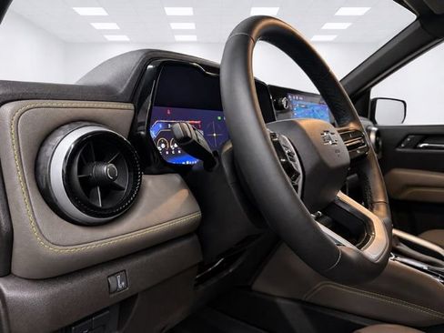 Used 2023 Chevrolet Colorado ZR2 AWD/4WD image 18