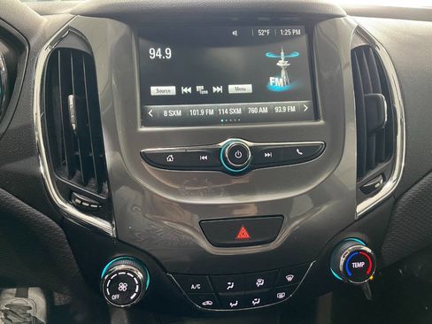 Used 2018 Chevrolet Cruze LT image 32