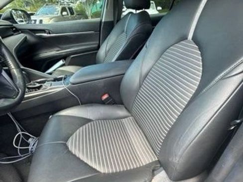 Used 2021 Toyota Camry SE FWD image 14