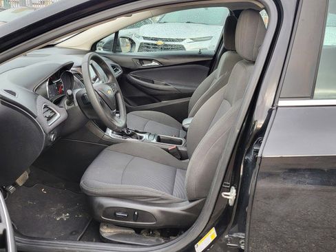 Used 2018 Chevrolet Cruze LT w/ Sun And Sound Package image 15