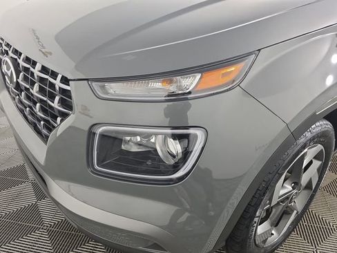Used 2022 Hyundai Venue Limited image 47