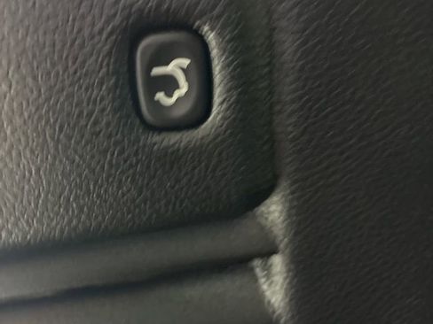 Used 2017 Jeep Grand Cherokee Limited image 44