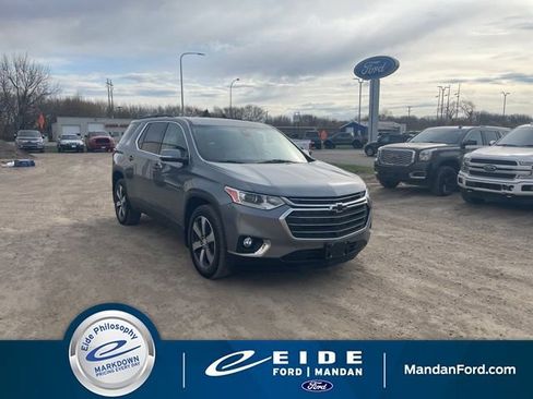 Used 2020 Chevrolet Traverse LT w/ LT Premium Package AWD/4WD image 1