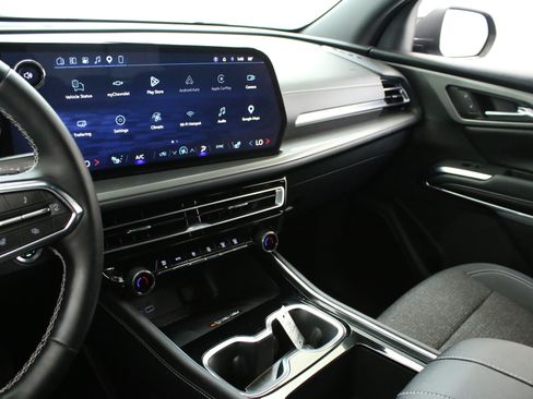 Certified 2026 Chevrolet Traverse LT FWD image 20