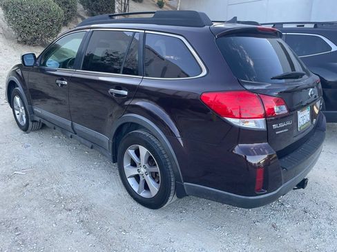 Used 2013 Subaru Outback 3.6R Limited w/ Special Appearance Pkg AWD/4WD image 7