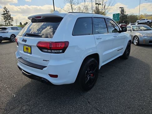 Used 2018 Jeep Grand Cherokee SRT image 6