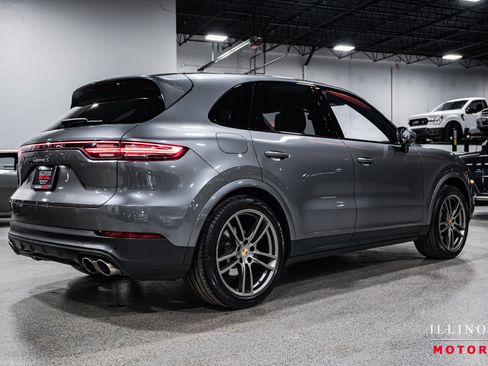 Used 2019 Porsche Cayenne S image 5