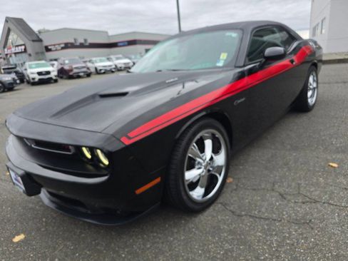 Used 2015 Dodge Challenger R/T Plus image 7
