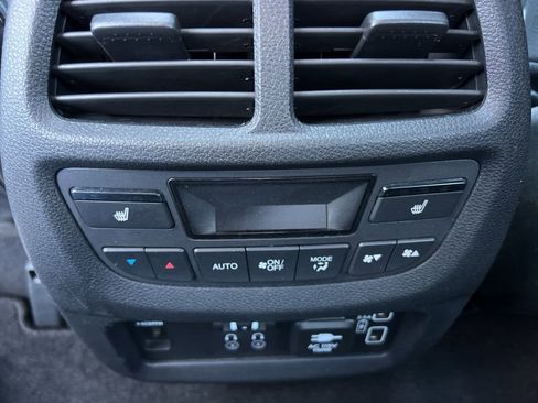 Used 2019 Honda Pilot Touring image 25