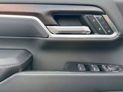 New 2026 GMC Sierra 3500 Denali w/ Denali Reserve Package image 11