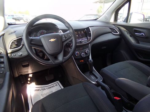 Used 2018 Chevrolet Trax LS FWD image 17