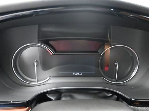 Used 2025 Cadillac XT5 Premium Luxury image 11