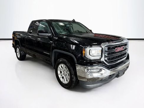 Used 2018 GMC Sierra 1500 SLE w/ SLE Value Package image 3