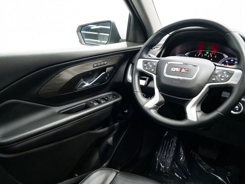 Used 2024 GMC Terrain SLT image 11
