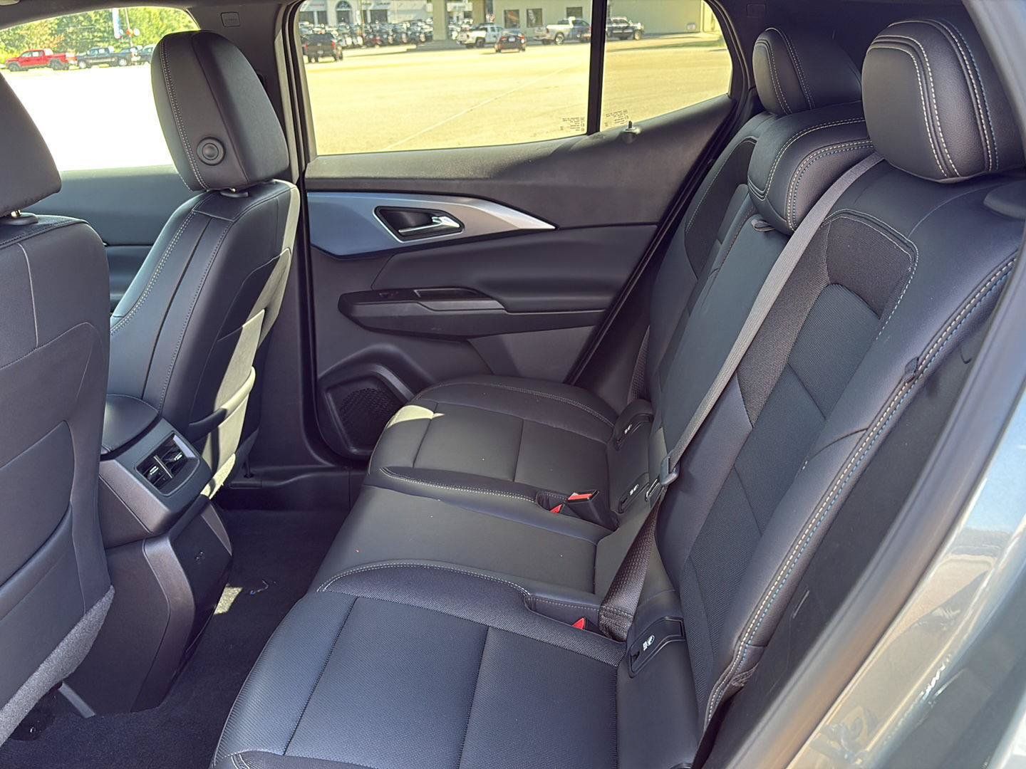 Used 2024 Chevrolet Equinox EV LT FWD image 6