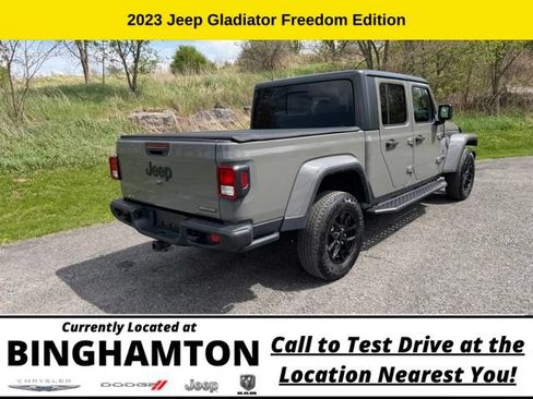 Used 2023 Jeep Gladiator Sport AWD/4WD image 4