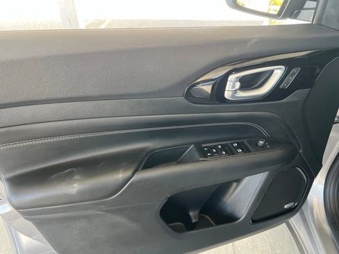 Used 2023 Jeep Compass High Altitude AWD/4WD image 7