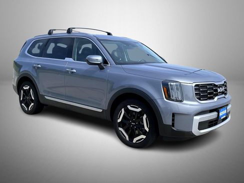 Used 2025 Kia Telluride S AWD/4WD image 3