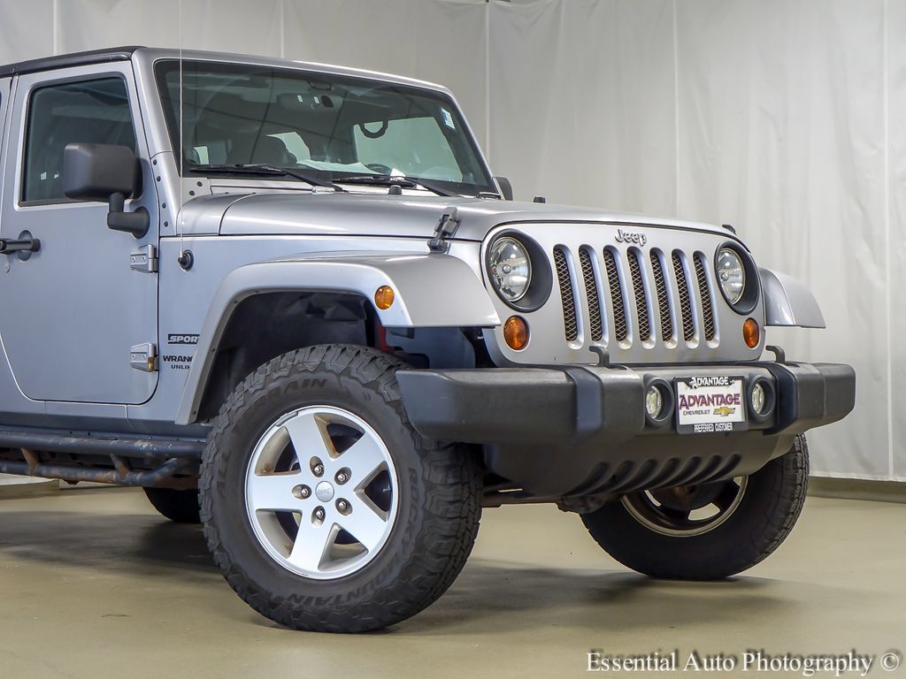 Used 2013 Jeep Wrangler Unlimited Sport AWD/4WD image 3