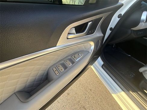 Used 2023 Genesis G70 3.3T w/ Sport Prestige Package image 13