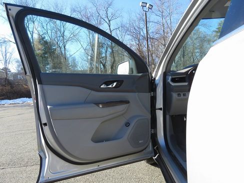 Used 2019 GMC Acadia SLE image 9