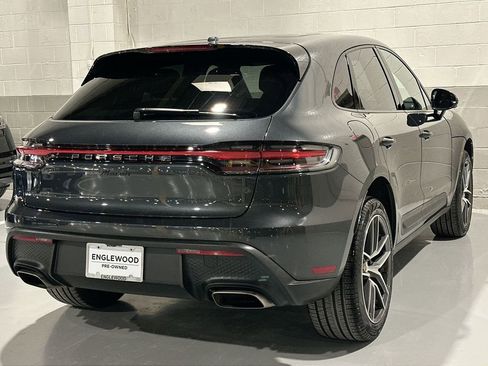 Used 2025 Porsche Macan image 3