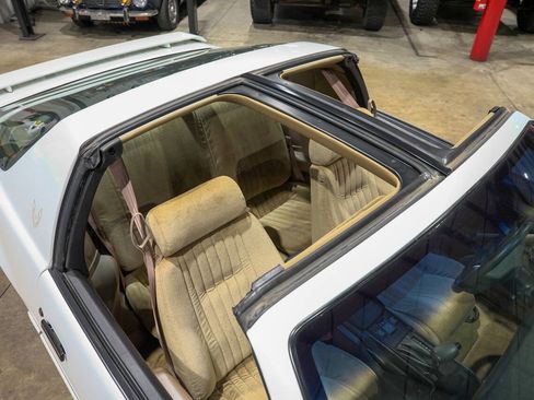 Used 1992 Pontiac Firebird Formula RWD image 20