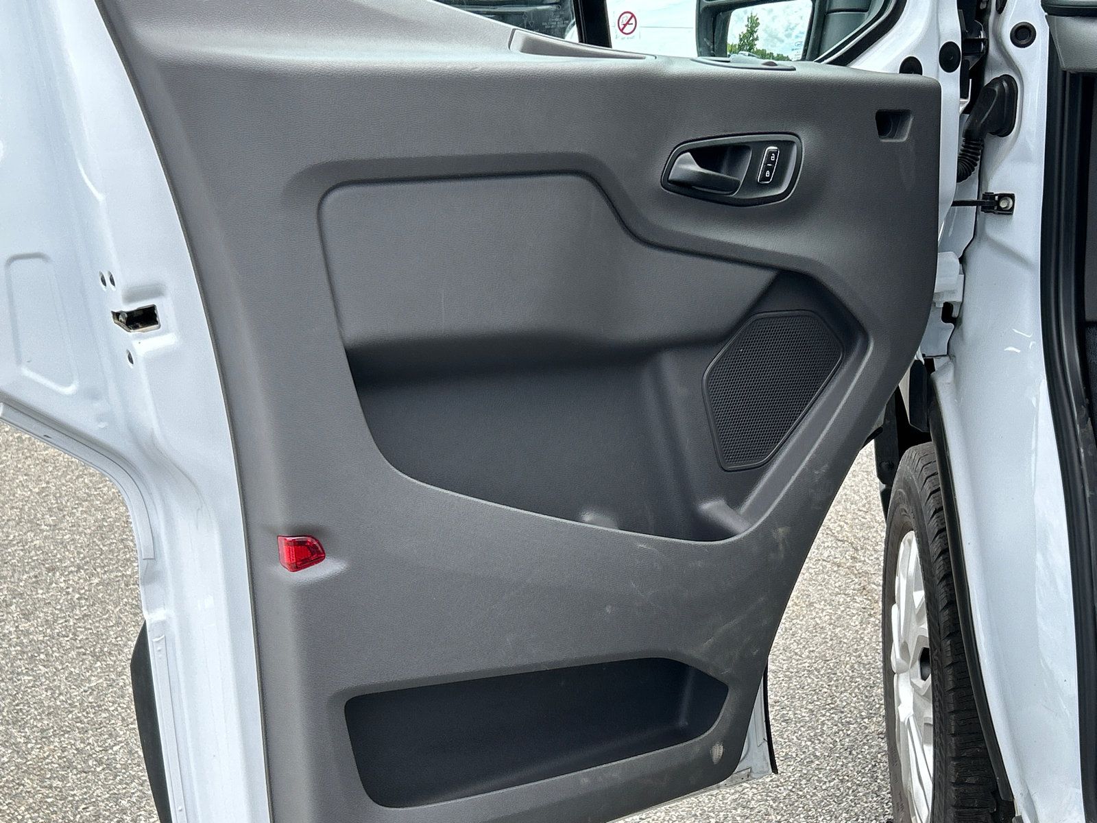 Used 2025 Ford Transit 250 Low Roof w/ Exterior Upgrade Package RWD image 9