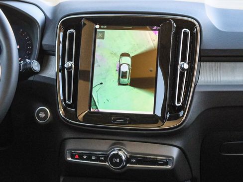 New 2026 Volvo XC40 B5 Ultra w/ Climate Package image 23