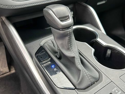 Used 2024 Toyota Highlander XLE image 39