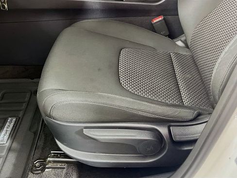 Used 2025 Kia Sportage LX FWD image 19