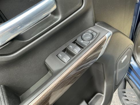 Used 2021 Chevrolet Silverado 1500 LT Trail Boss AWD/4WD image 14
