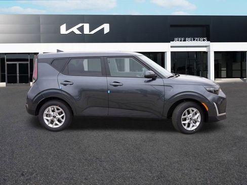 New 2025 Kia Soul LX image 2