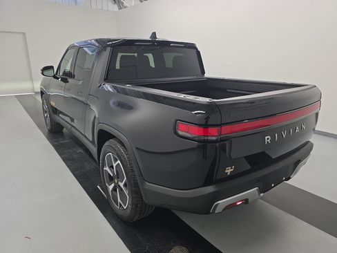 Used 2022 Rivian R1T Adventure image 3