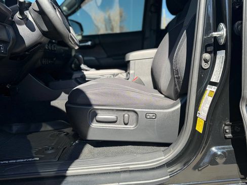 Used 2021 Toyota Tacoma TRD Sport w/ Technology Package image 37