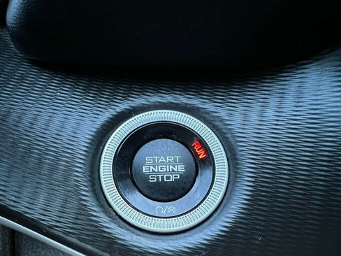 Used 2023 Jeep Grand Cherokee L Laredo image 24