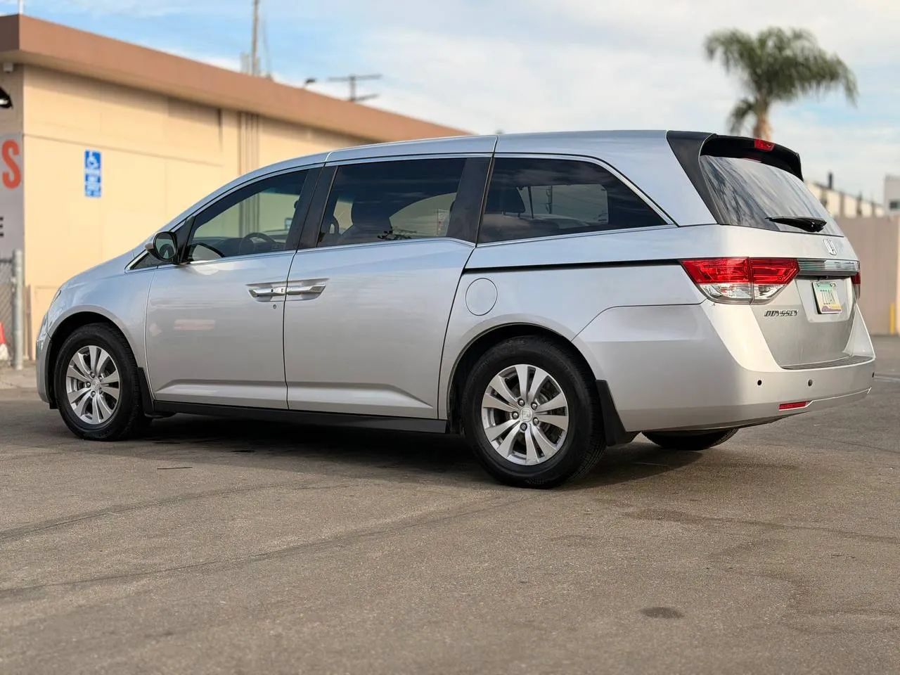 Used 2015 Honda Odyssey EX image 8