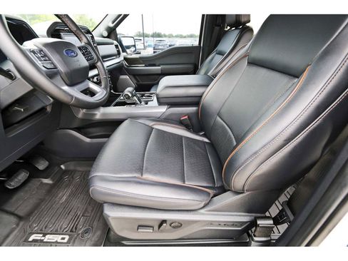 Used 2025 Ford F150 Lariat AWD/4WD image 11