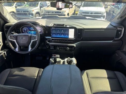 Used 2026 Chevrolet Silverado 1500 LT Trail Boss w/ LT Trail Boss Premium Package AWD/4WD image 14