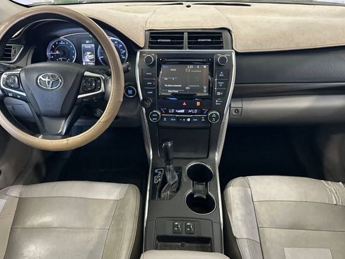 Used 2015 Toyota Camry XLE w/ Advanced Technology Package FWD image 4