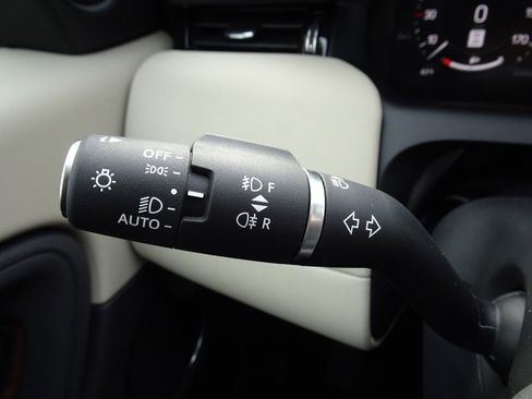 New 2025 Land Rover Discovery Sport S image 27