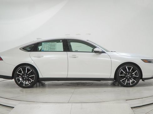 Used 2025 Honda Accord Touring image 13