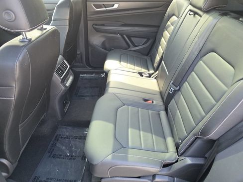 Used 2024 Volkswagen Atlas Cross Sport SEL R-Line AWD/4WD image 17