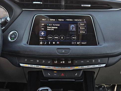 Used 2023 Cadillac XT4 Luxury w/ Cold Weather Package FWD image 12